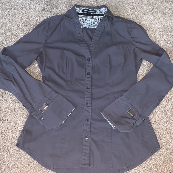 Express - Women’s XS, gray button down. Black and white accents - Picture 2 of 6
